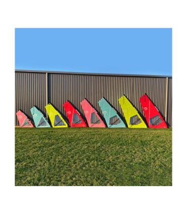 Aparejo completo de windsurf con vela, mástil, botavara, drisa, alargador. Ideal para acoplar a su tabla de Windsup o windsurf