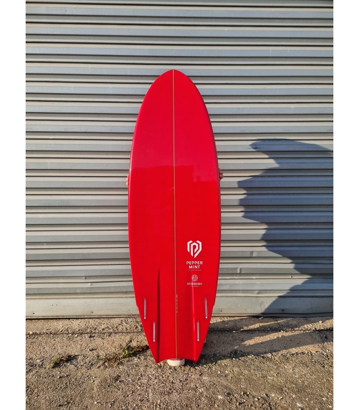 Tabla de surf en resina tintatda Peppermint Surfboards Half Moon 5'11 Raspberry